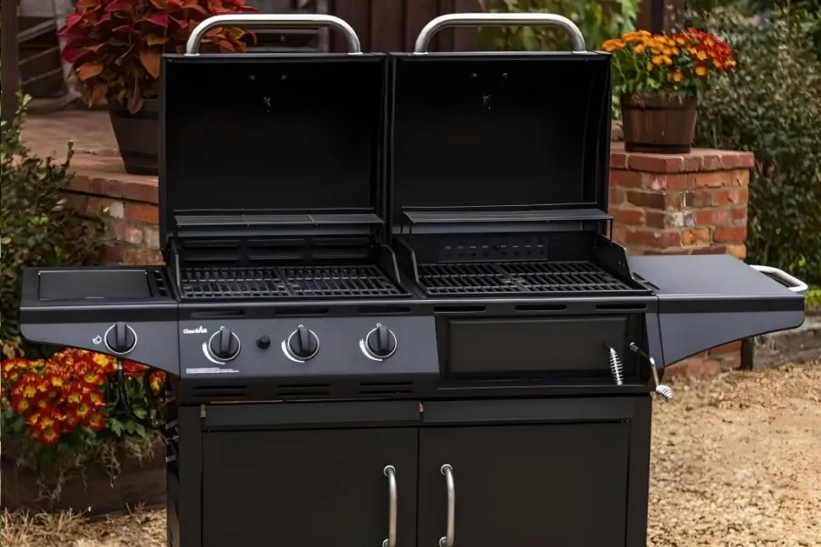 outdoor barbecue grill